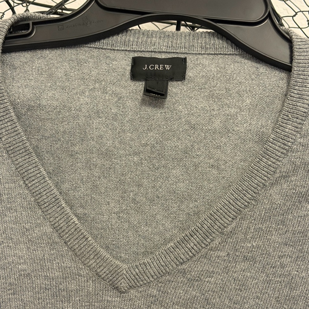J. Crew Women's Gray V-Neck Sweater - Picture 2 of 4